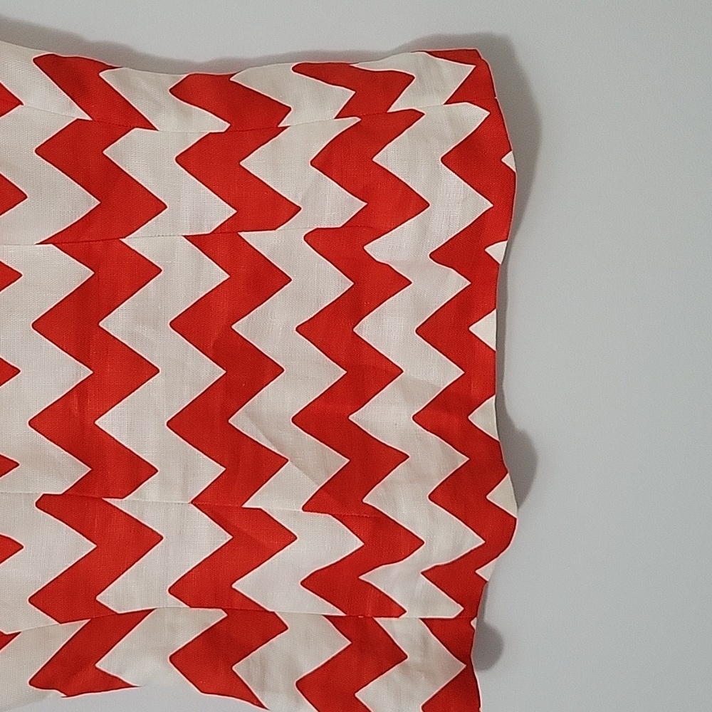 Kate Spade Red and White Chevron Linen Sleeveless Blouse, Size 4 - Picture 3 of 8
